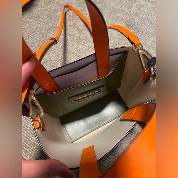 Marni Mini Museo Tote bag in green and orange. - Picture 5 of 16